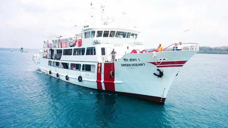 GREEN OCEAN eco catamaran