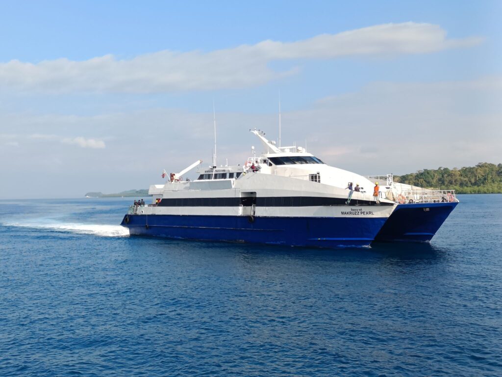 MAKRUZZ luxury cruise
